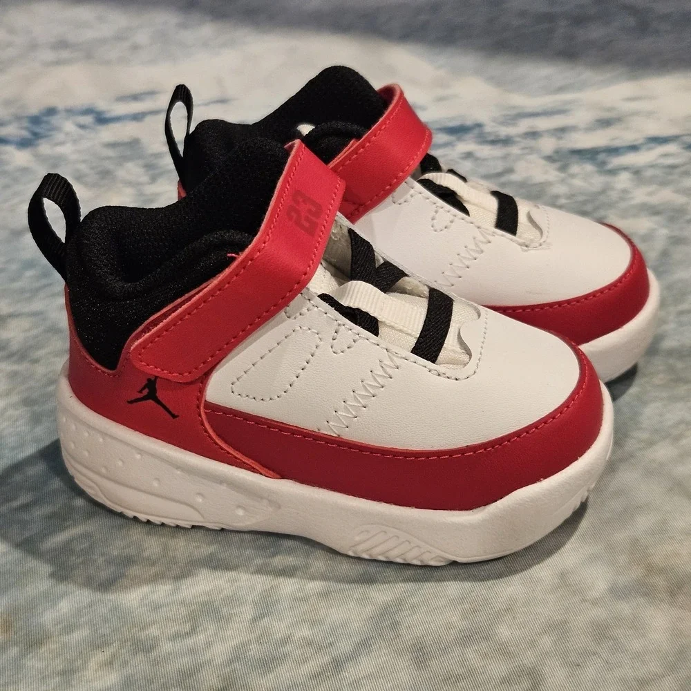 Nike Jordan Max Aura 3 White Red Black Toddler Sneakers Shoes‎ Size 5C